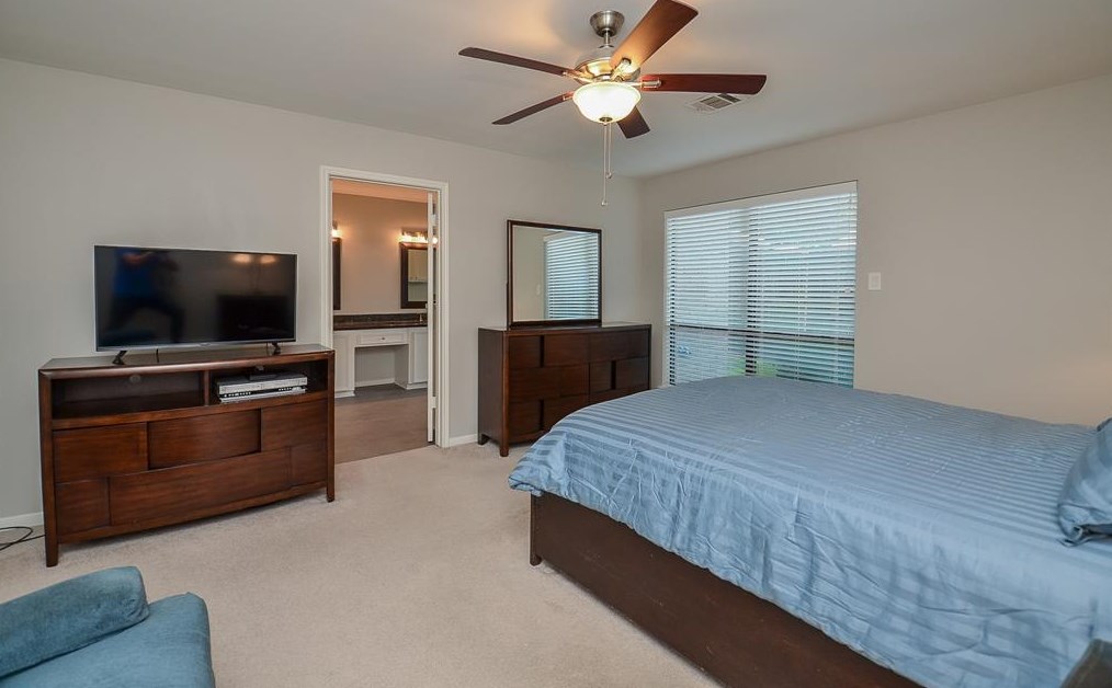 12107 Olympia Dr, Houston TX  77042-2817 exterior