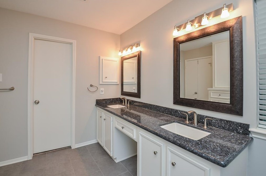 12107 Olympia Dr, Houston TX  77042-2817 exterior