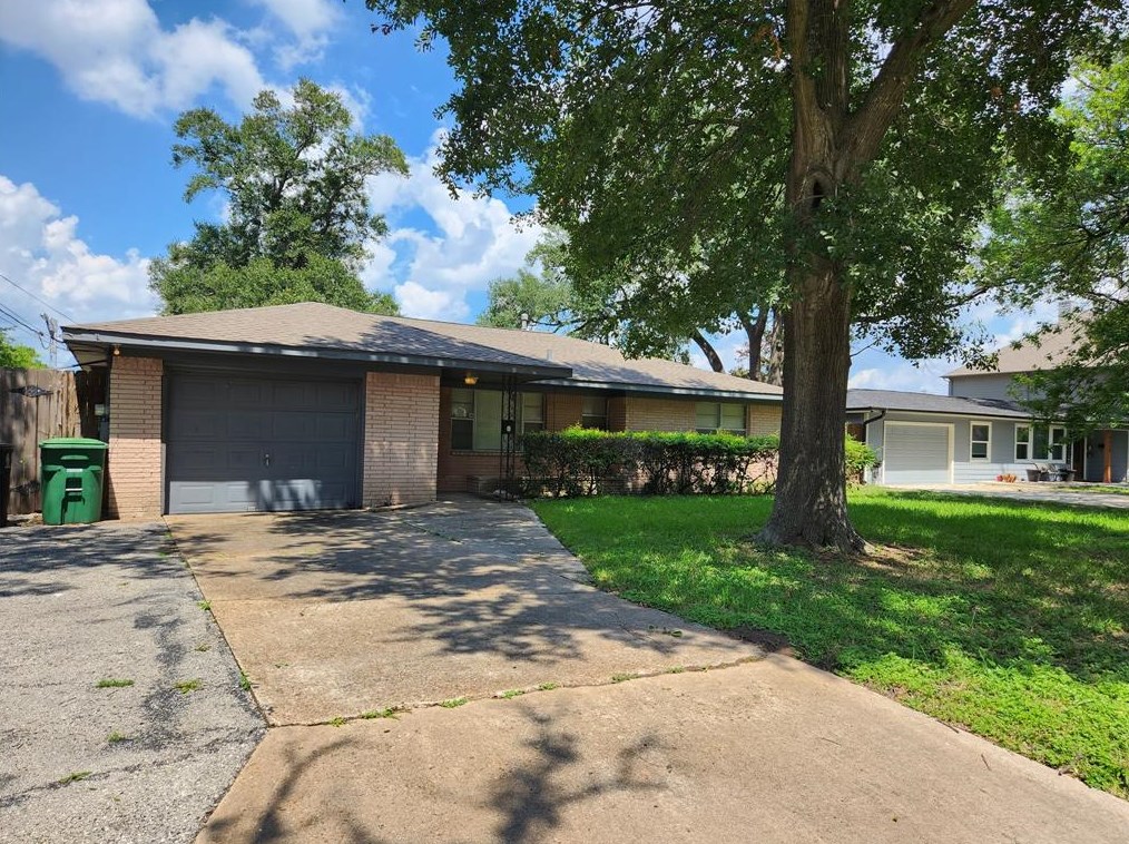 4518 Brookwoods Dr, Houston TX  77092-8338 exterior