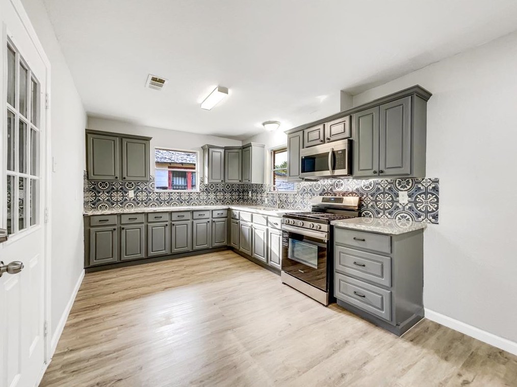 5535 Crane St, Houston TX  77026-4012 exterior