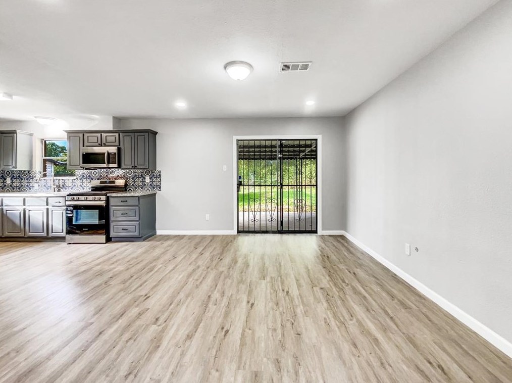5535 Crane St, Houston TX  77026-4012 exterior