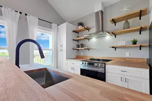 1021 Sunset Circle W, Crystal Beach, TX 77650 - Photo 25