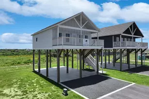 1021 Sunset Circle W, Crystal Beach, TX 77650 - Photo 7