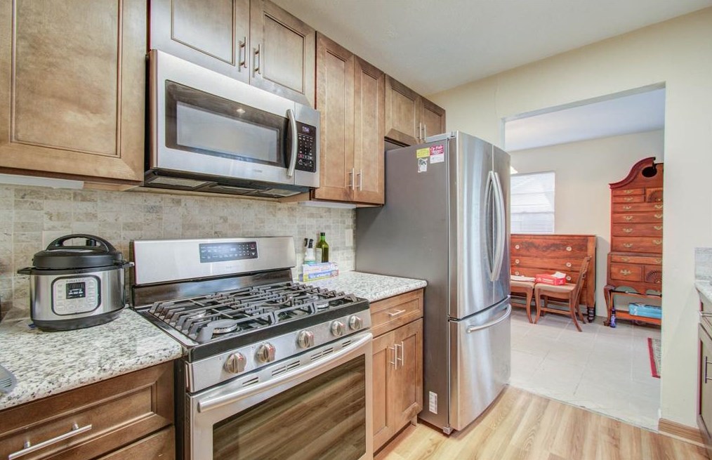 15910 Timber Vly Dr, Houston TX 77070-1969 exterior