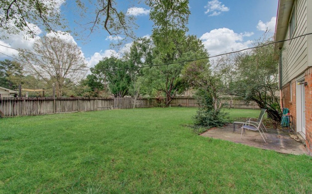 15910 Timber Vly Dr, Houston TX 77070-1969 exterior