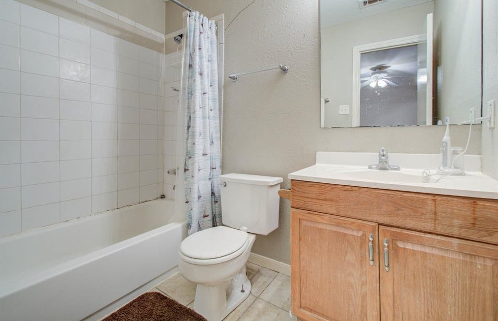 15910 Timber Vly Dr, Houston TX 77070-1969 exterior