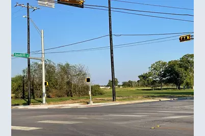 238 Seadrift Street, Port Lavaca, TX 77979 - Photo 11