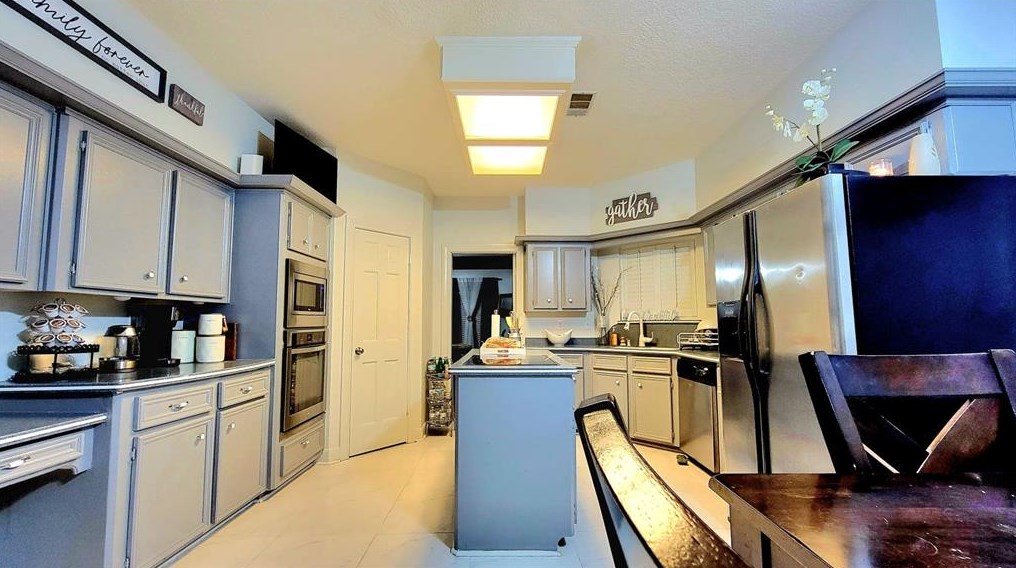 15218 Ripplewind Ln, Houston TX 77068-1930 exterior