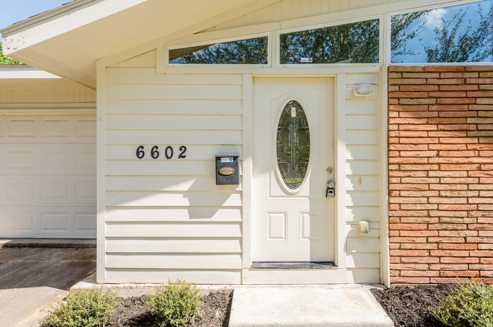 6602 Mobud Dr, Houston TX  77074-6469 exterior