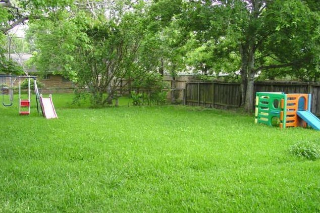 5826 Dryad Dr, Houston TX 77035-4209 exterior