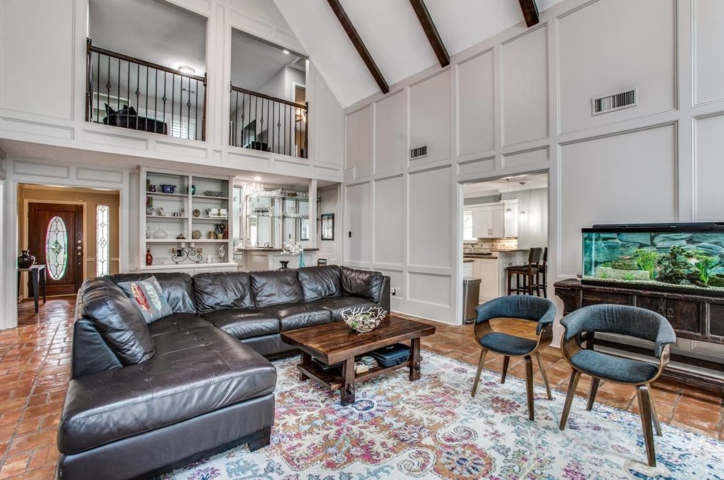 2914 Durban Dr, Houston TX  77043-1327 exterior