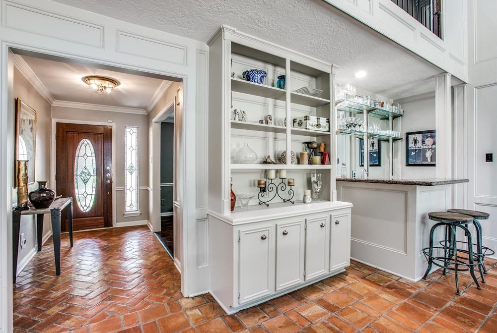 2914 Durban Dr, Houston TX  77043-1327 exterior