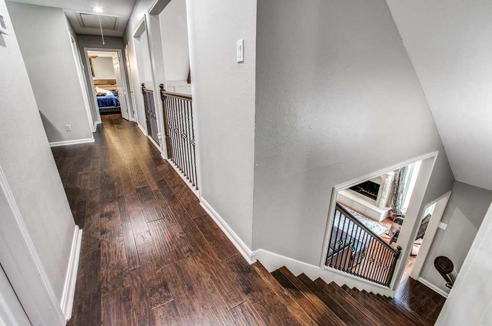 2914 Durban Dr, Houston TX  77043-1327 exterior