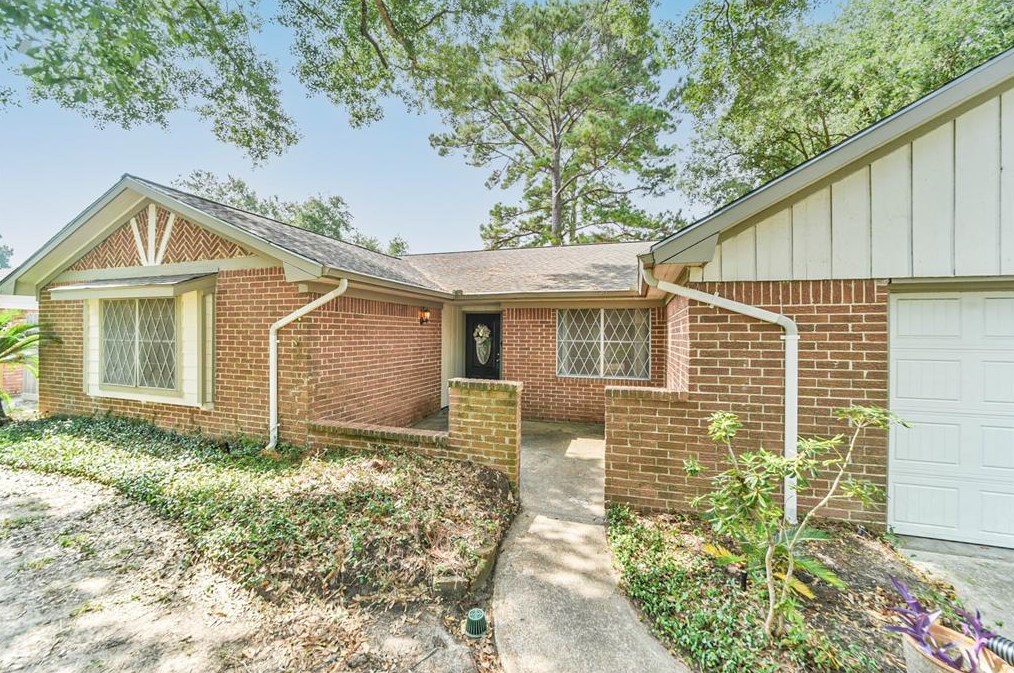 5611 Carew St, Houston TX  77096-1011 exterior