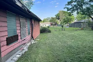 1424 E 33rd St, Houston, TX 77022 - Photo 3