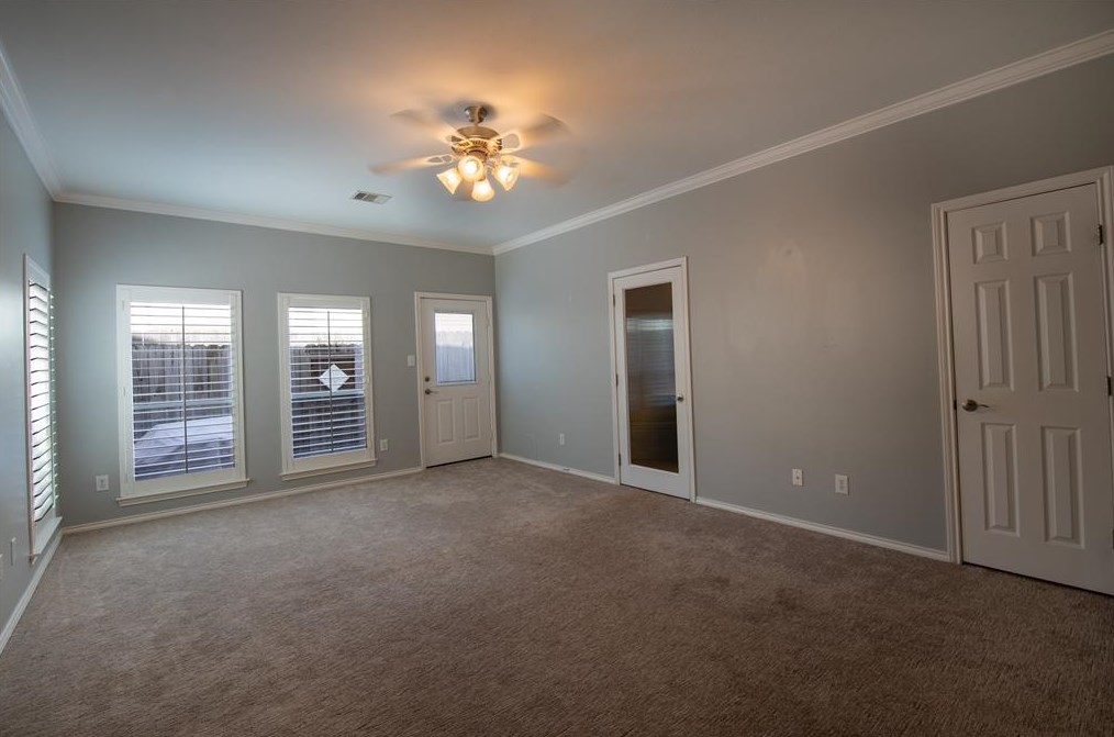 915 Heights Hollow Ln, Houston TX  77007-7075 exterior