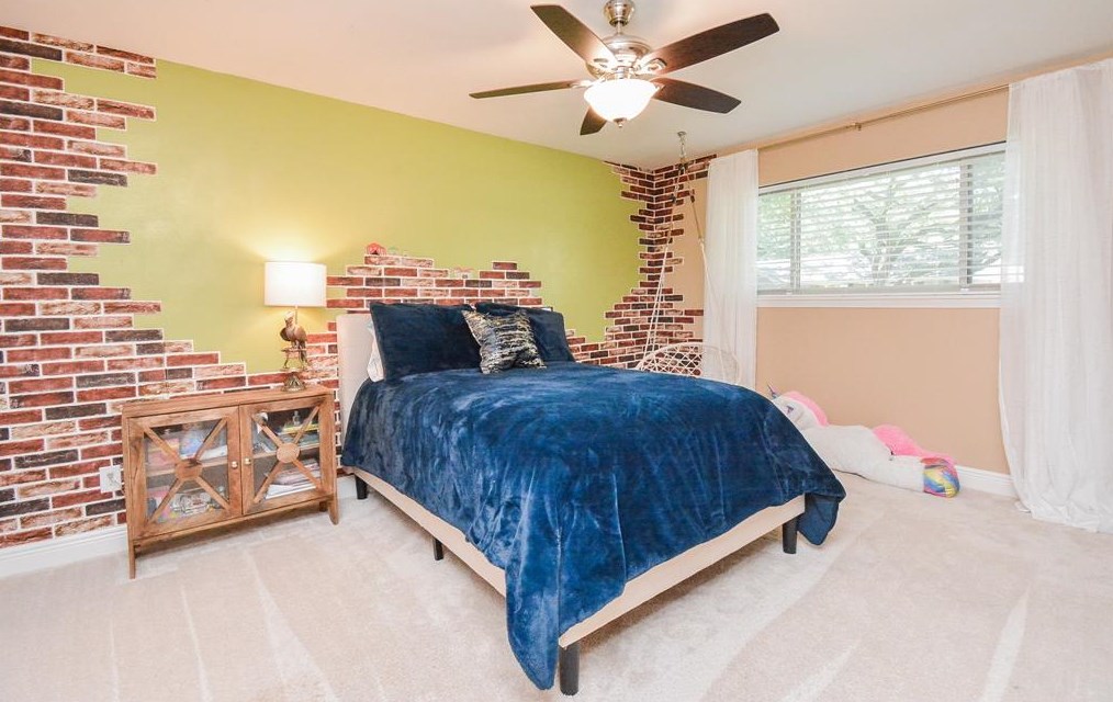 6026 Yarwell Dr, Houston TX  77096-5330 exterior