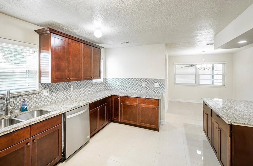 15722 Tumbling Rpd Dr, Houston TX  77084-3649 exterior