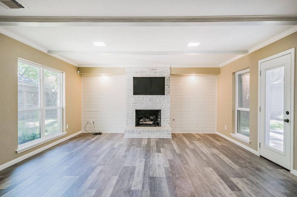 11711 Cypresswood Dr, Houston TX  77070-2806 exterior