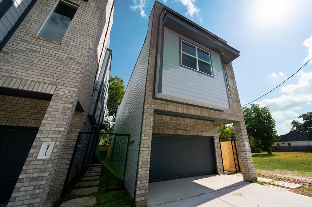 4515 Teton St, Houston TX  77051-1926 exterior