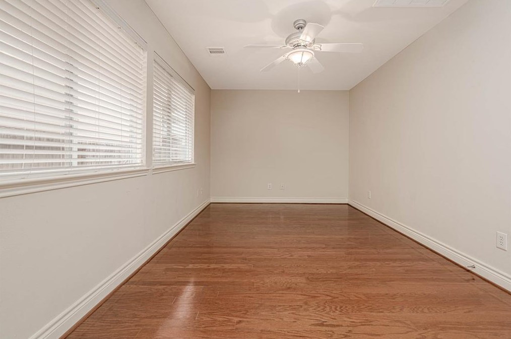 5817 Katy St, Houston TX  77007-1051 exterior