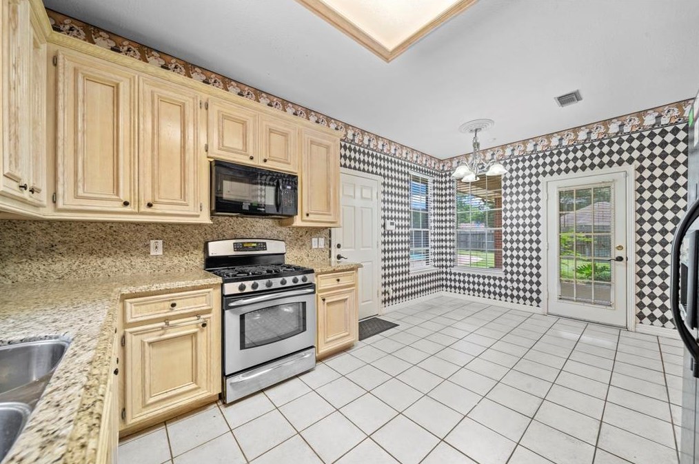 10730 Crestfield Ct, Houston TX  exterior