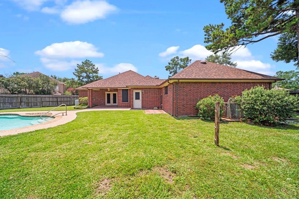 10730 Crestfield Ct, Houston TX  exterior