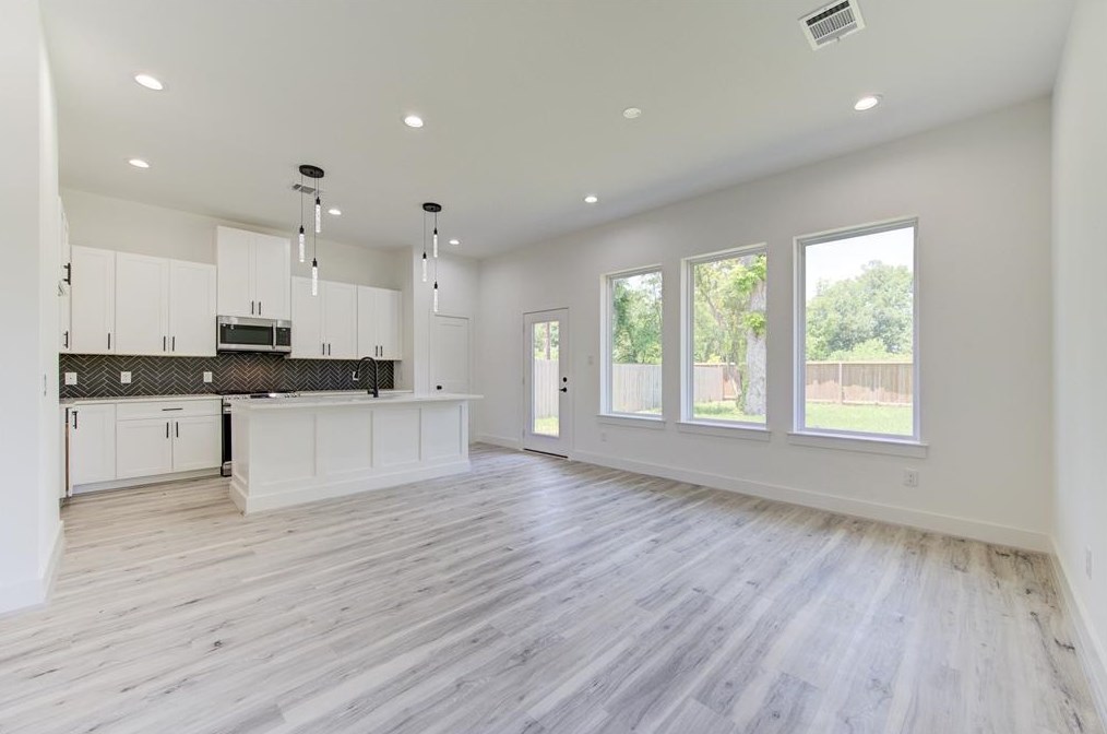 5517 Kittridge, Houston TX  77028-3033 exterior