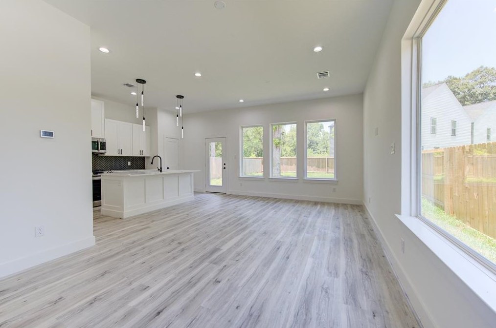 5517 Kittridge, Houston TX  77028-3033 exterior