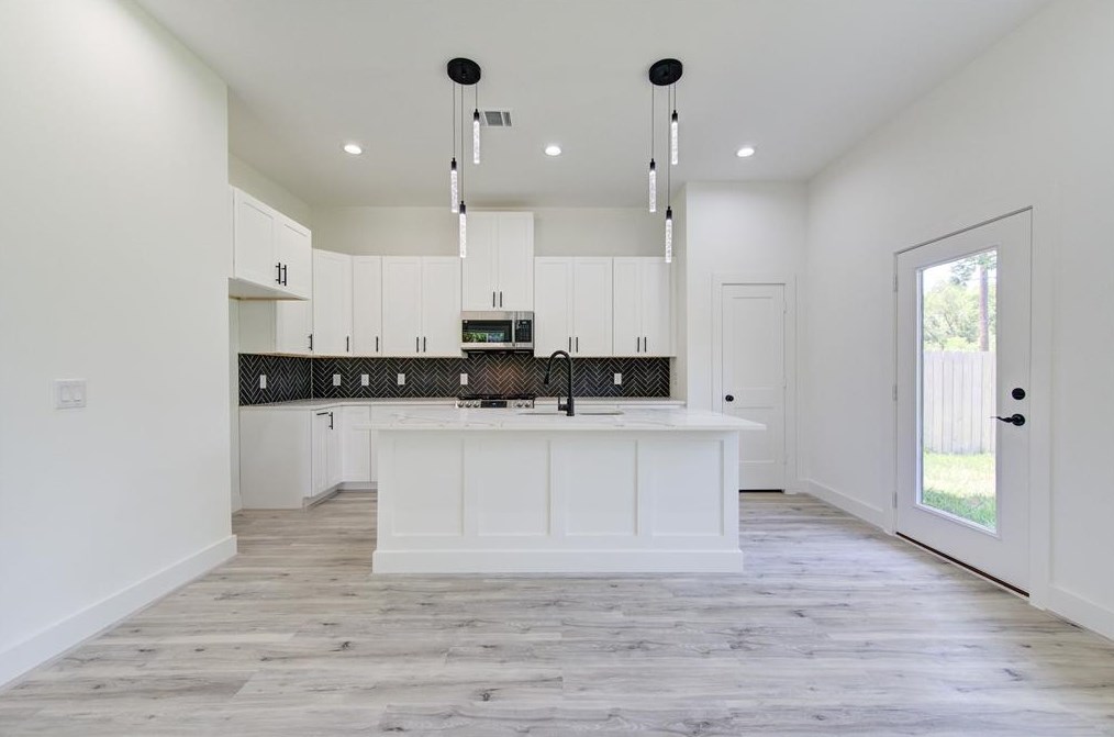 5517 Kittridge, Houston TX  77028-3033 exterior