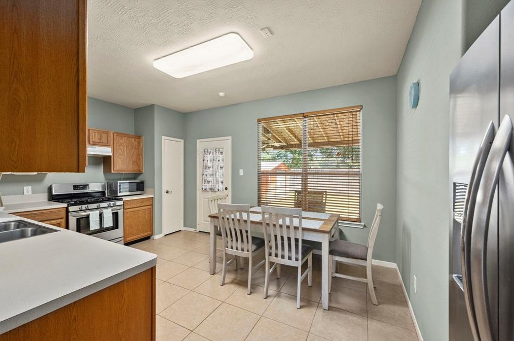 21710 Willow Spur Ct, Tomball TX  77375-3299 exterior