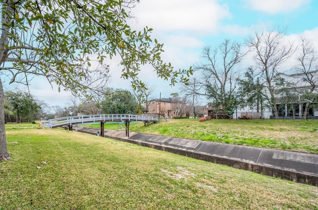 3505 Bradford St, Houston TX  77087-4403 exterior
