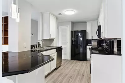 3300 Yorktown Street #13, Houston, TX 77056 - Photo 5