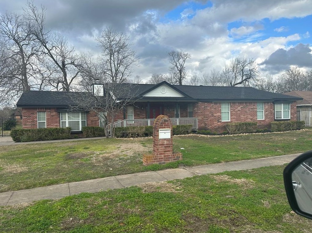 4831 Carmen St, Houston TX  77033-3283 exterior