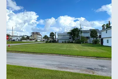13903 Pirates Beach Boulevard, Galveston, TX 77554 - Photo 3