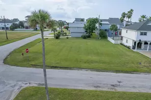 13903 Pirates Beach Blvd, Galveston, TX 77554 - Photo 1