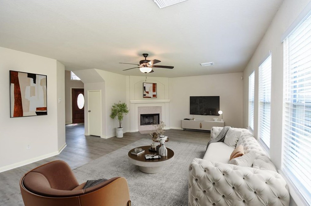 5210 Natasha Run Ln, Houston TX  77066-3371 exterior
