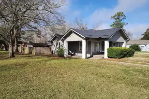 417 Victoria St, Navasota, TX 77868 - Photo 3