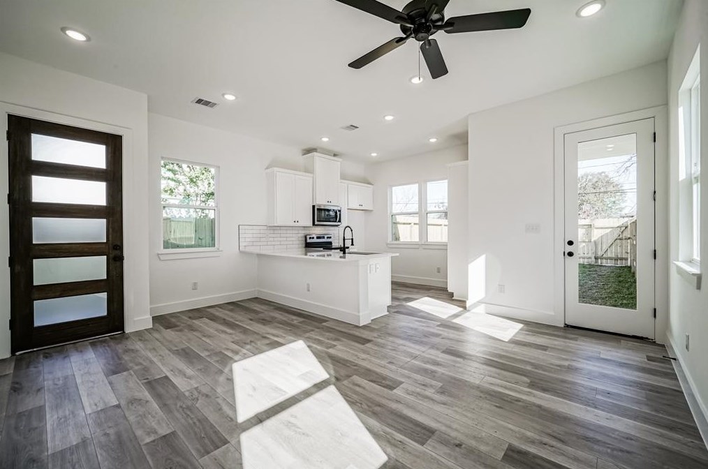 8409 Schneider St, Houston TX  77093-7941 exterior