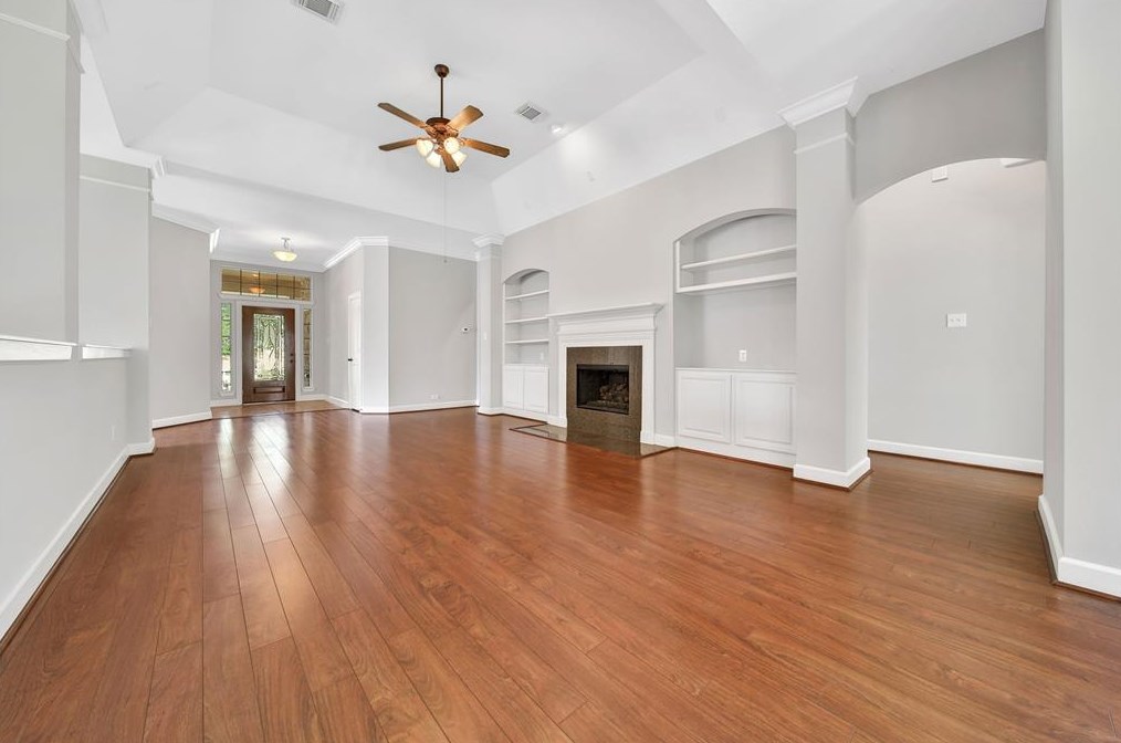 1043 Chamboard Ln, Houston TX  77018-3210 exterior