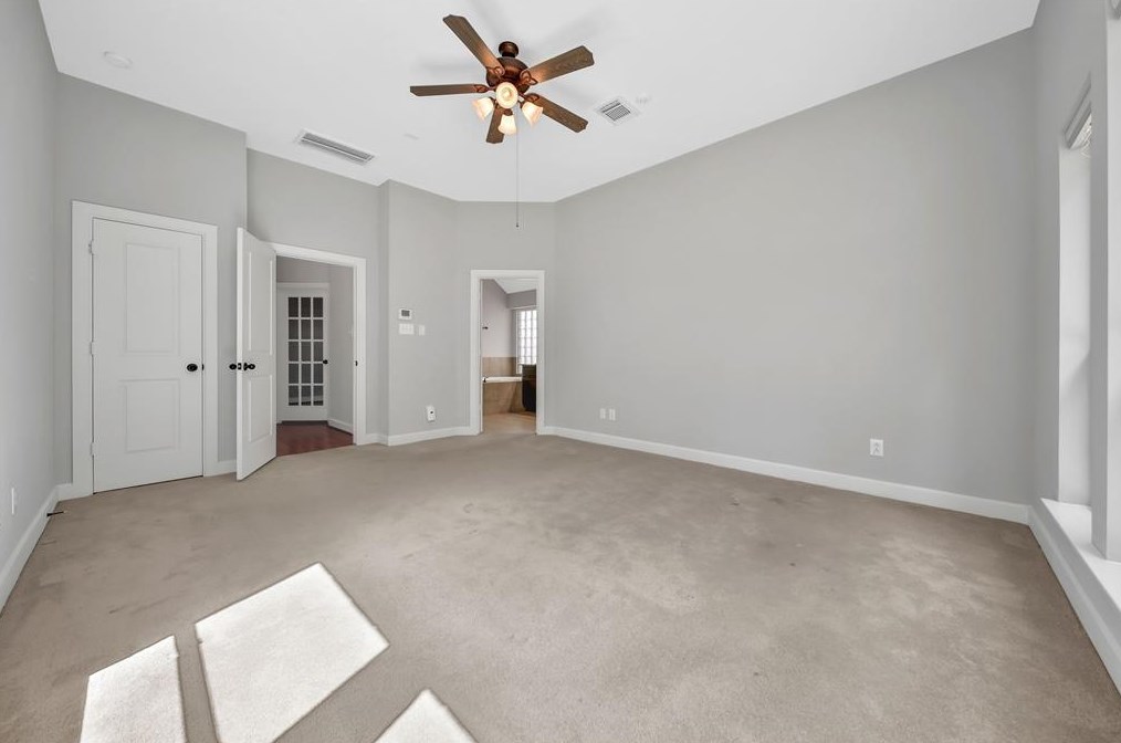 1043 Chamboard Ln, Houston TX  77018-3210 exterior