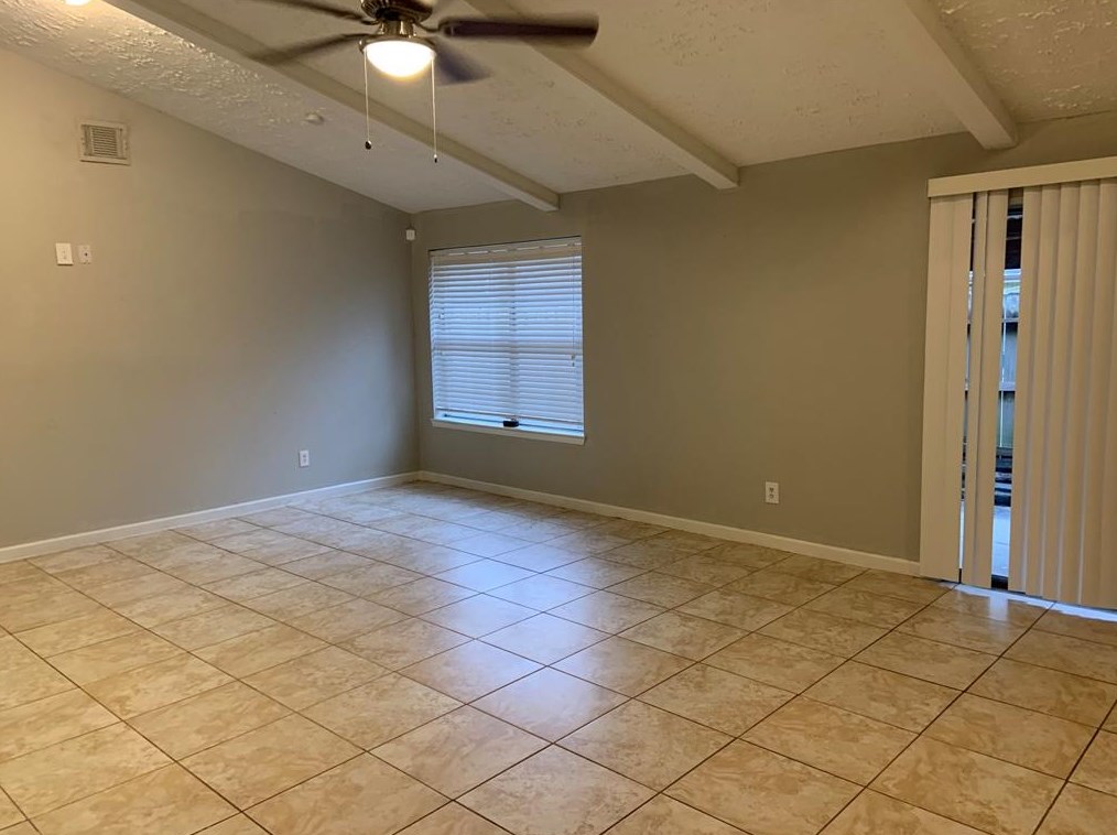 14623 Wind Hollow Cir, Houston TX  77040-2207 exterior