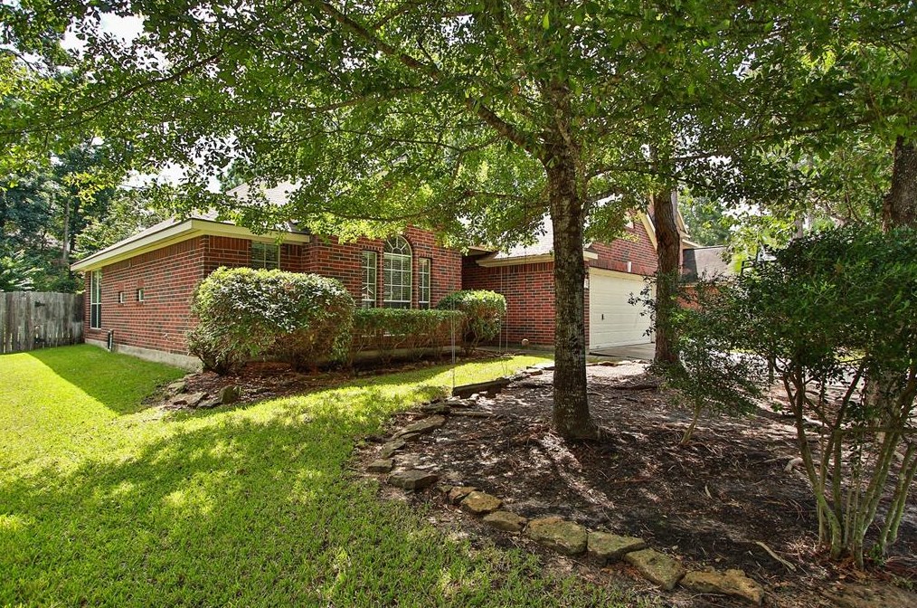 46 Russet Grove Cir, Conroe TX  77384-3859 exterior