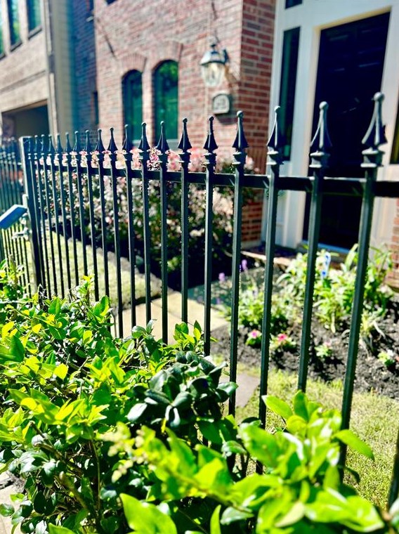 1402 Ruth St, Houston TX  77004-4941 exterior