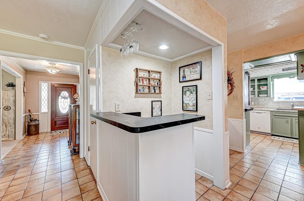 8107 Roebourne Ln, Houston TX  77070-3225 exterior