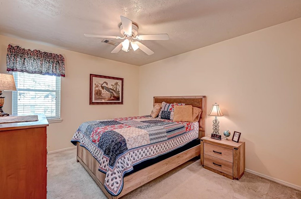 8107 Roebourne Ln, Houston TX  77070-3225 exterior