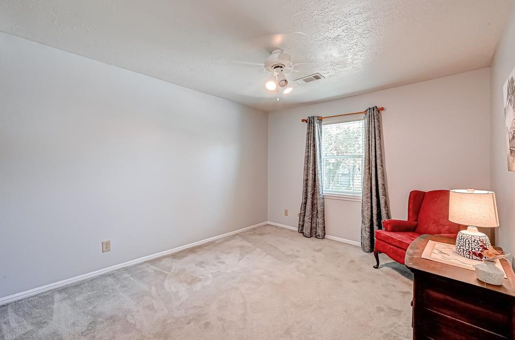 8107 Roebourne Ln, Houston TX  77070-3225 exterior