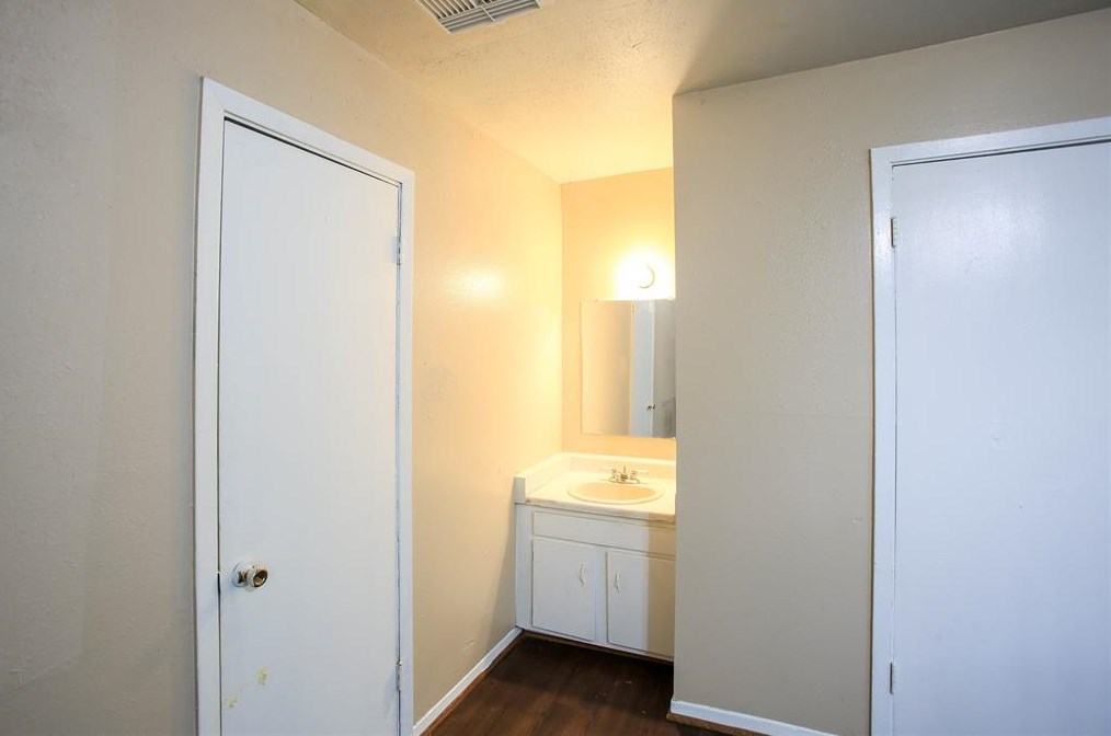 9407 Hollock St, Houston TX  77075-1748 exterior
