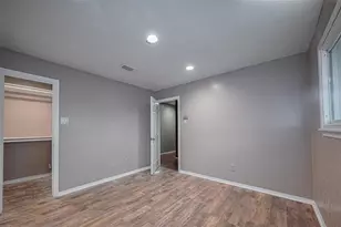 4015 Black Locust Dr, Houston, TX 77088 - Photo 39