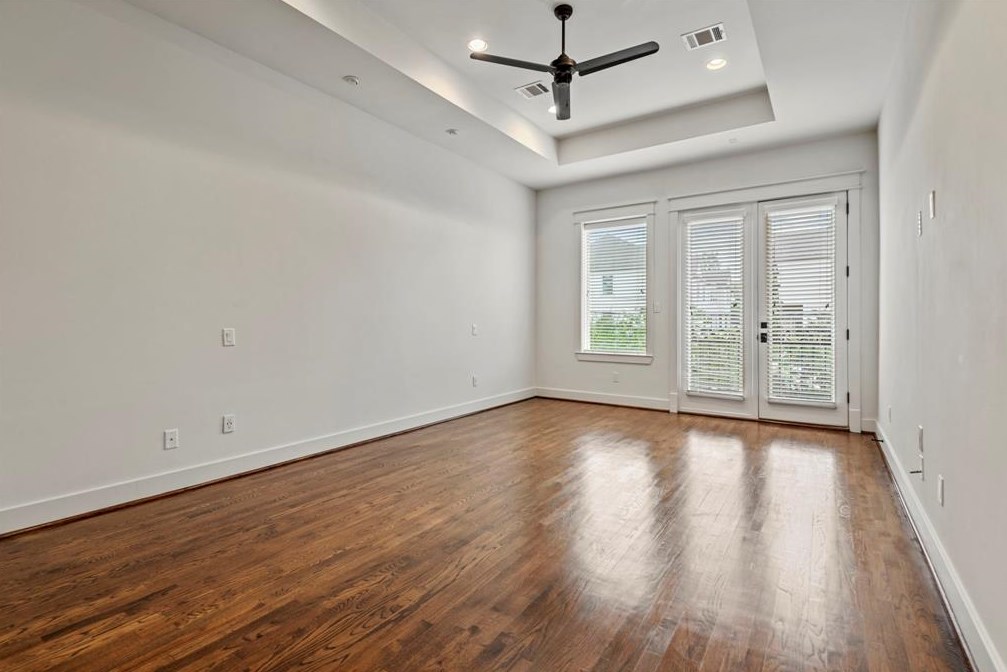 2015 Mason, Houston TX  77006-3118 exterior